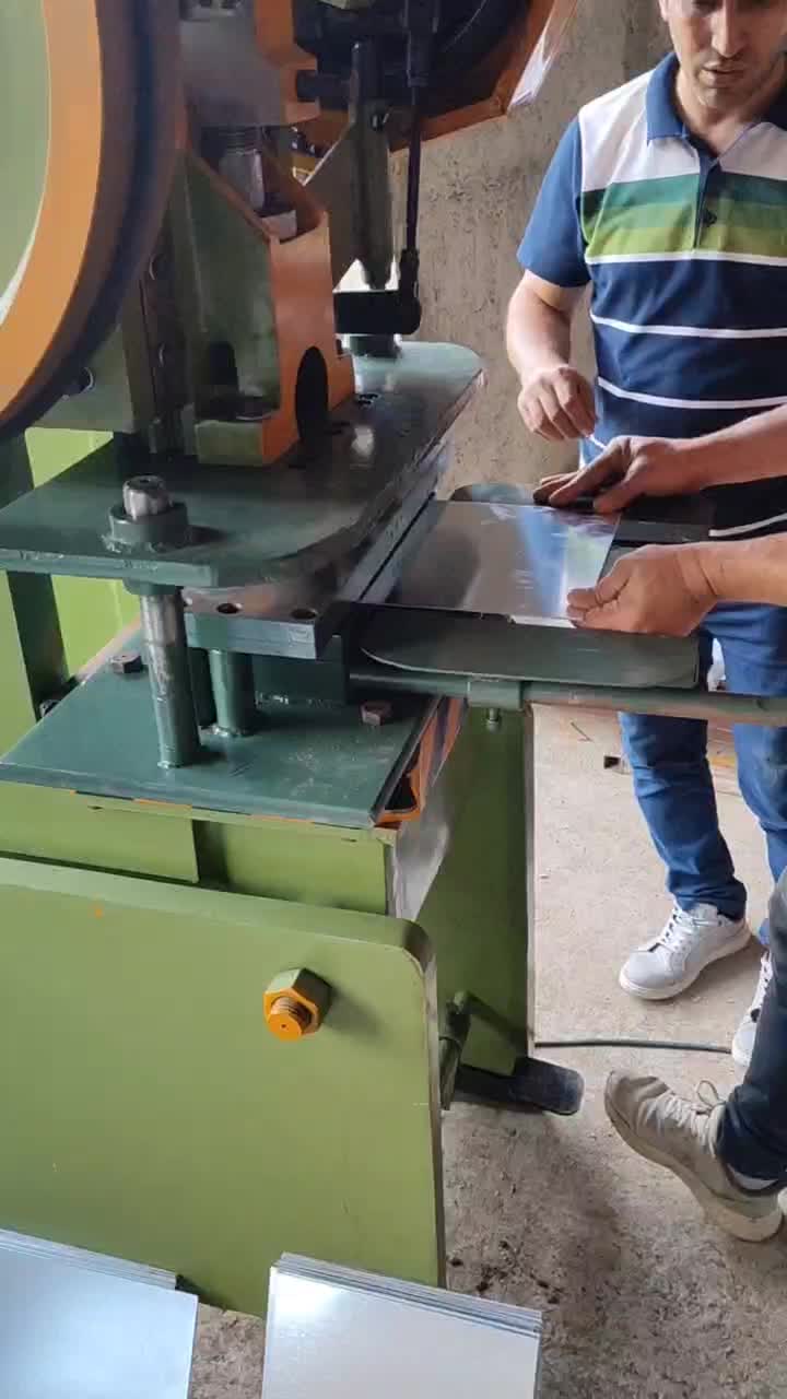 تولیدکننده،تامین کننده و مجری وال پست و وال مش|خدمات پیشه و مهارت|رشت, بلوار گیلان|دیوار