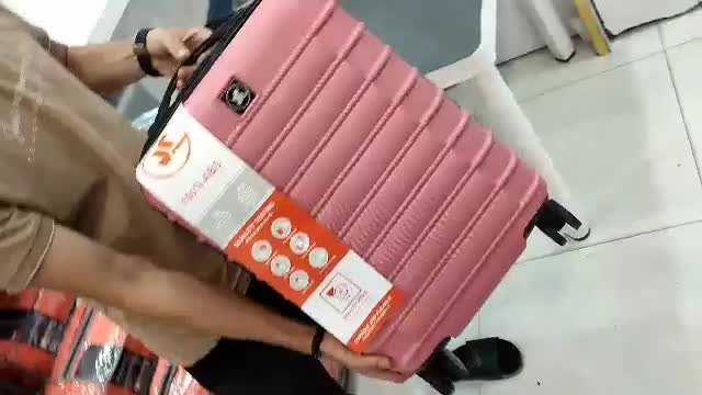 چمدان فایبر|کیف، کفش، کمربند|مشهد, رده|دیوار