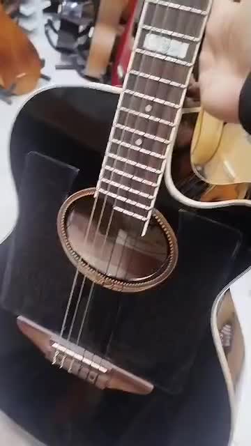 گیتار امریکایی خوش دست|گیتار، بیس، امپلیفایر|مبارکه, |دیوار