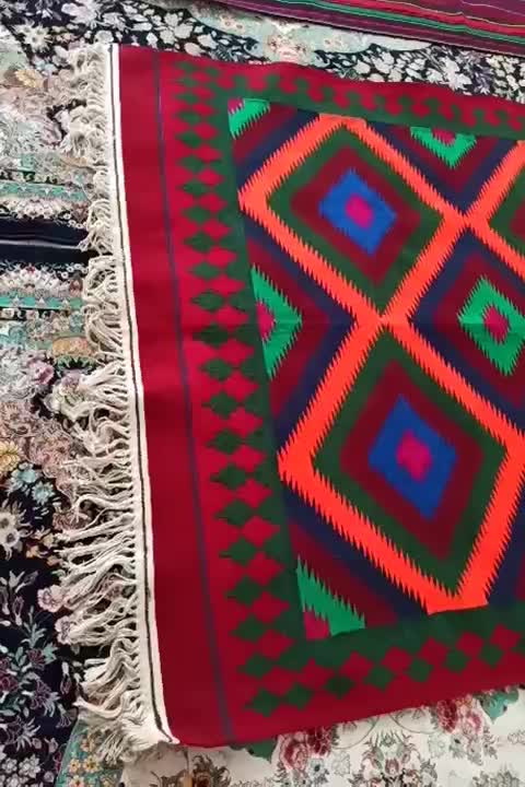 گلیم دستباف|گلیم، جاجیم، گبه|ری, سرتخت|دیوار