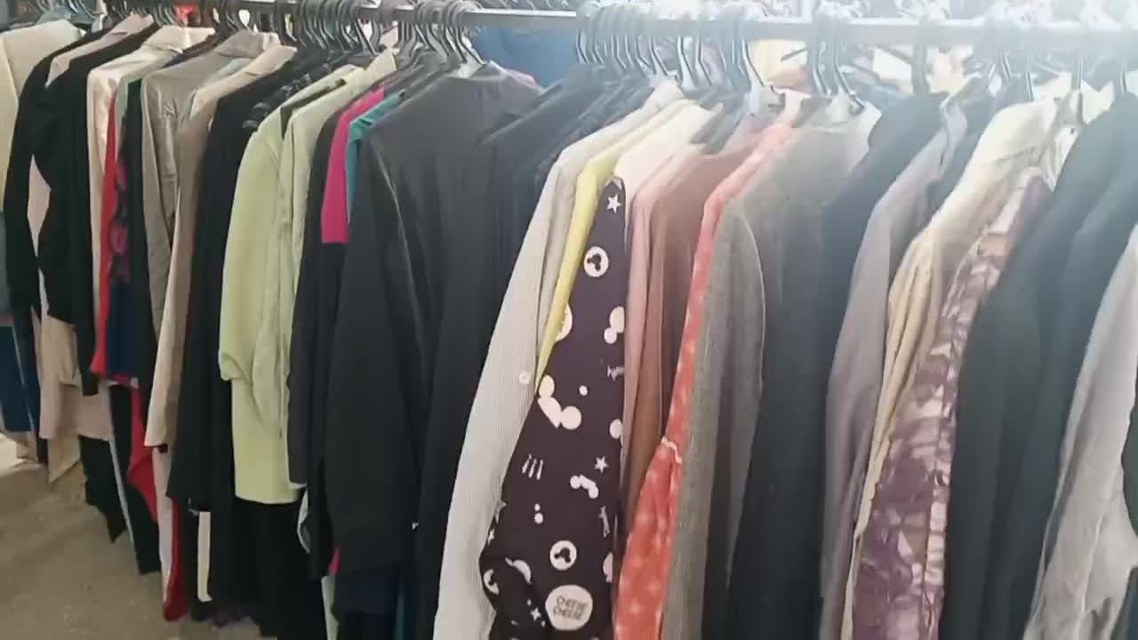 حراج انواع مانتو،کت،زنانه استوک فقط 40تومان|لباس|نیشابور, شهرک رسولی|دیوار