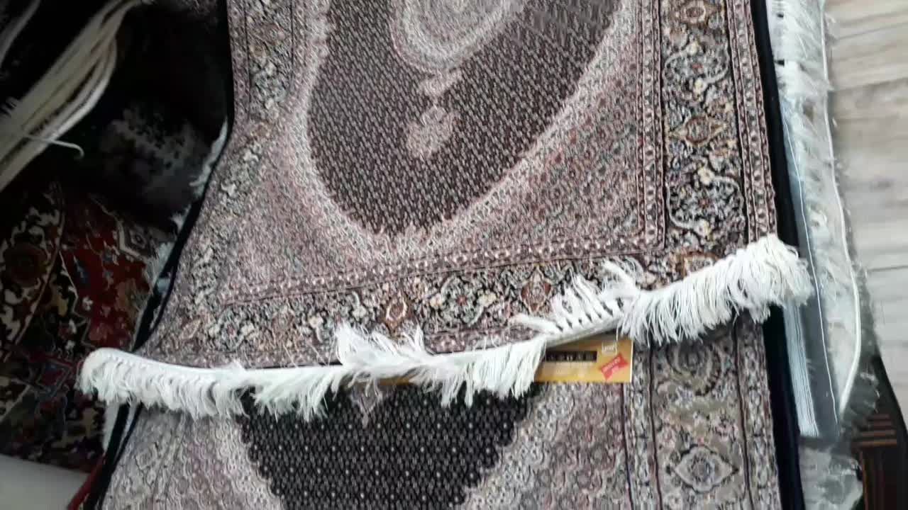 فرش ماهی اصیل ۱۰۰۰شانه اصل تراکم ۳۰۰۰‌زرنیم|فرش|تبریز, |دیوار