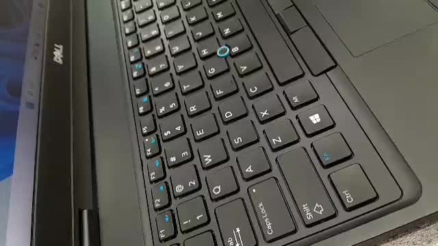 لپتاپ DELL 5580 تمییز i7 7hq رم ۱۶ گرافیک مجزا۲|رایانه همراه|اصفهان, لاله|دیوار