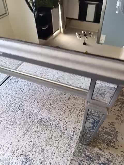 میز وسط|میز تلویزیون|شاهین‌شهر, خانه کارگر|دیوار