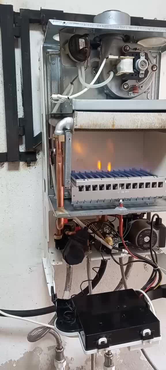 تعمیر وسرویس پکیج ورادیاتور باضمانت وبا۲۰٪ تخفیف|خدمات پیشه و مهارت|رشت, توشیبا|دیوار