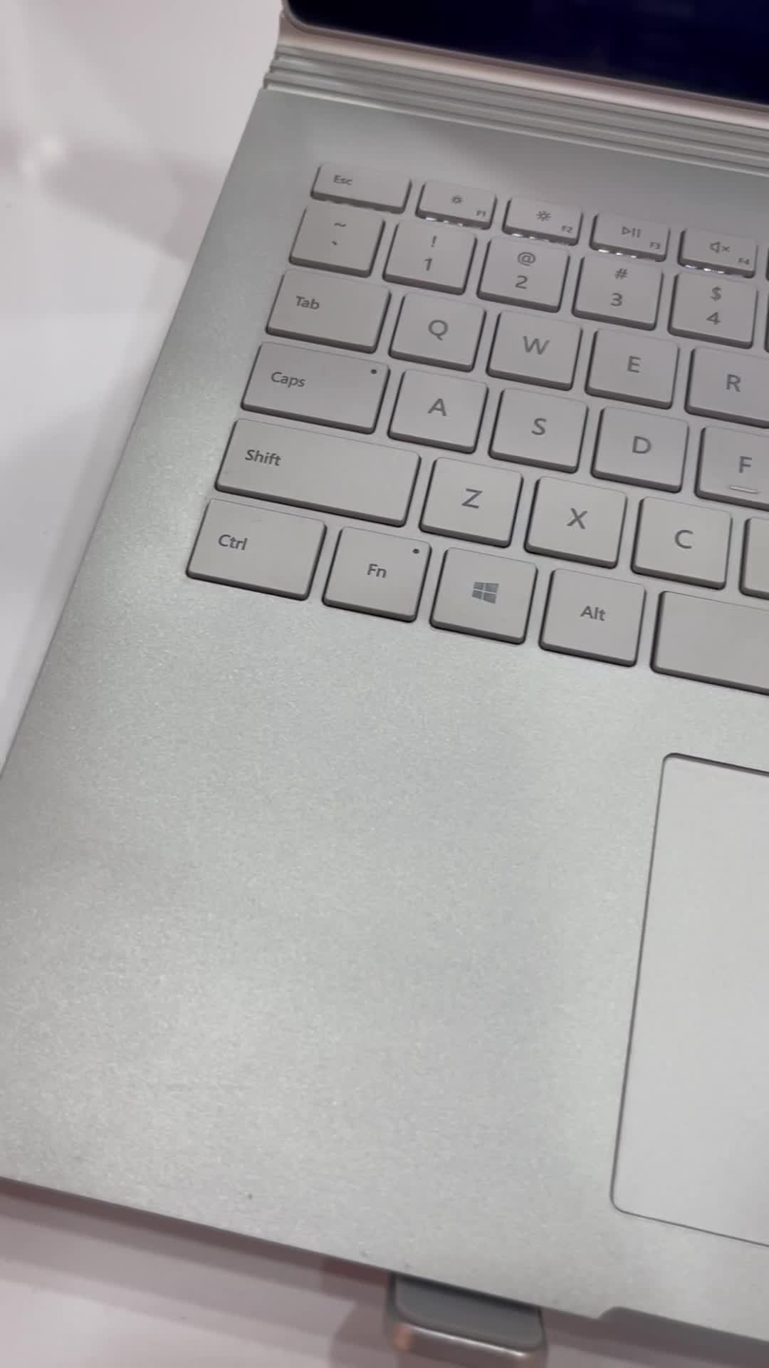 لپتاپ Surface Book2 پردازنده i5 نسل7 هارد سامسونگ|رایانه همراه|بوشهر, |دیوار