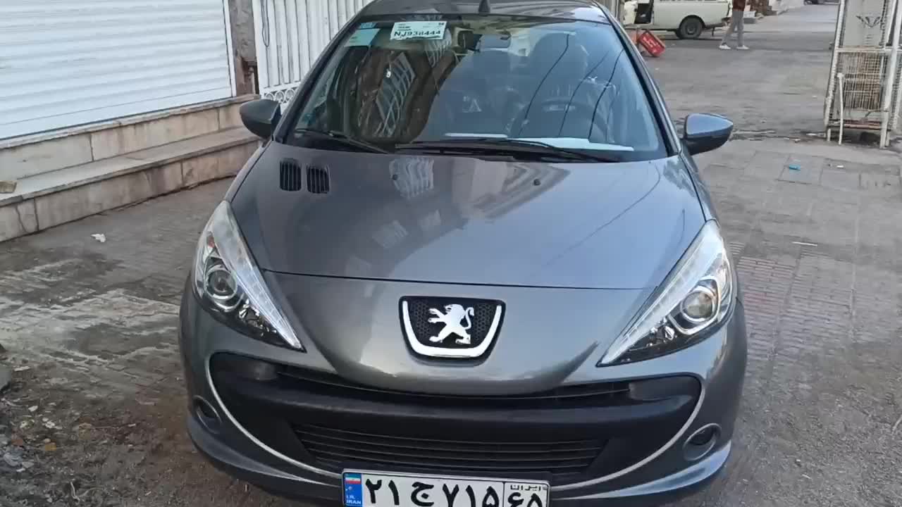 207نوک مدادی مدل 1401سقف فلز دنده .در حد|خودرو سواری و وانت|بم, |دیوار