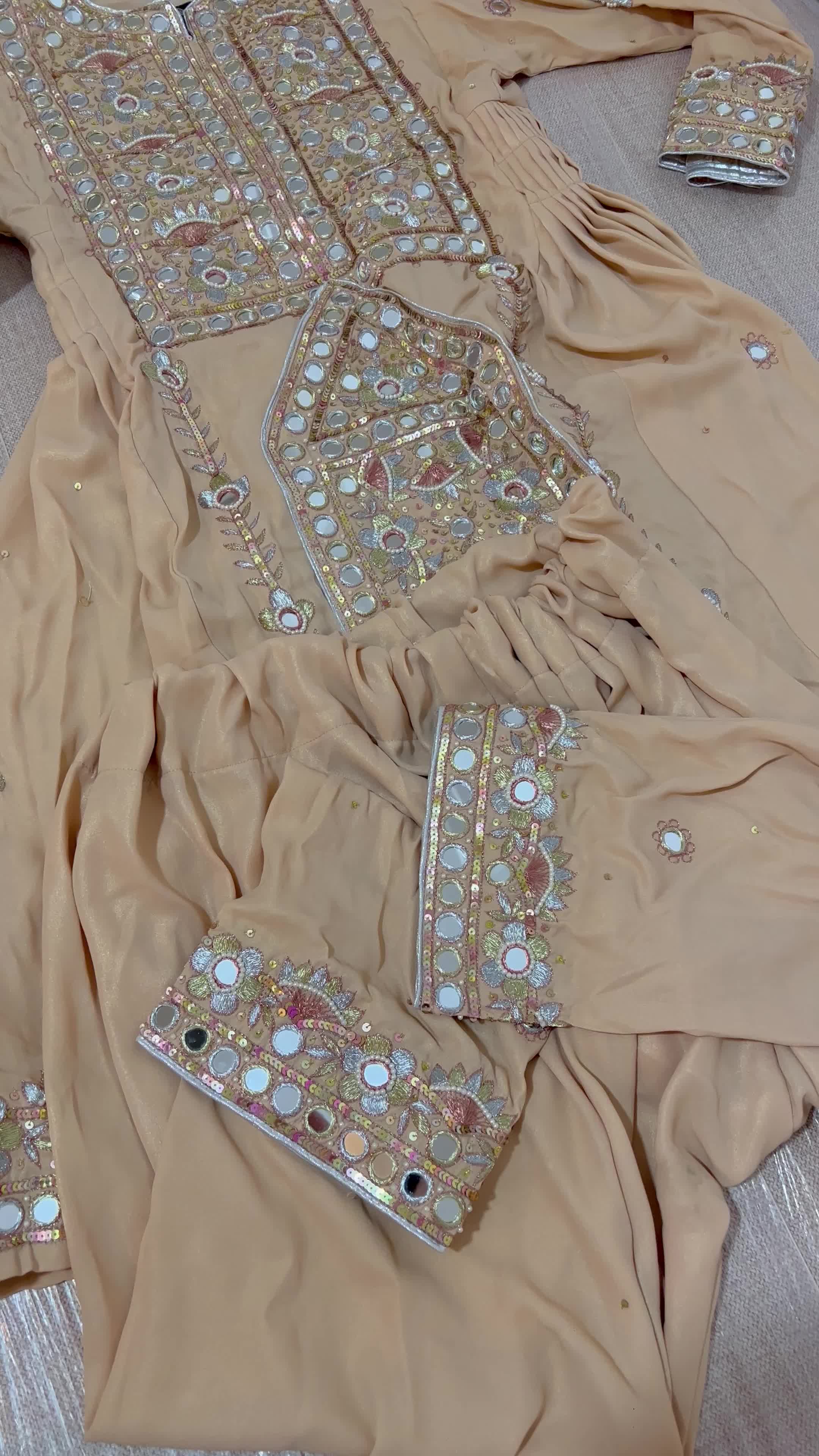 لباس بلوچی|لباس|چابهار, |دیوار