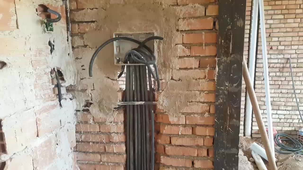 برقکاری و سیمکشی ساختمان و ویلا و نورپردازی شیراز|خدمات پیشه و مهارت|مرند, |دیوار