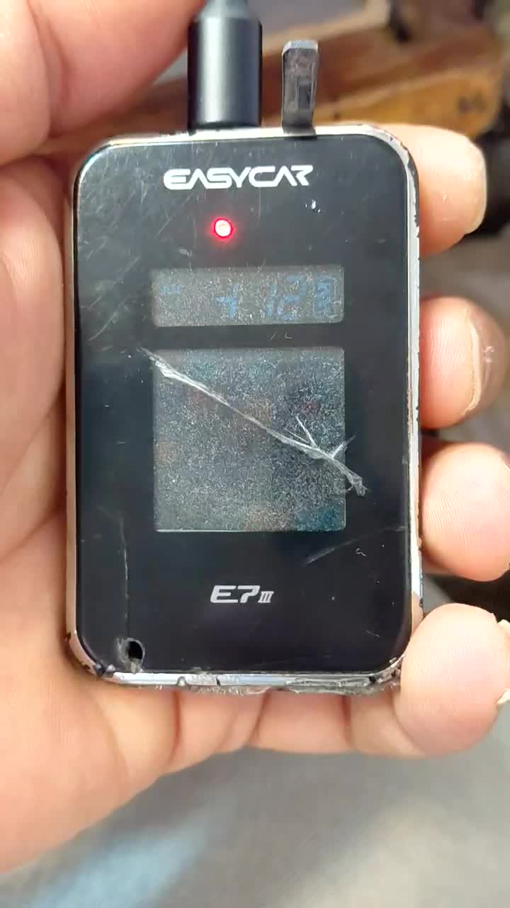 ریموت دزدگیر تصویری ایزیکار کره|قطعات یدکی و لوازم جانبی|شیراز, گلکوب|دیوار