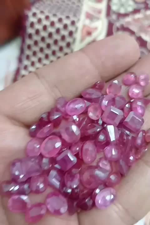 یاقوت سرخ|جواهرات|ری, سیزده آبان|دیوار