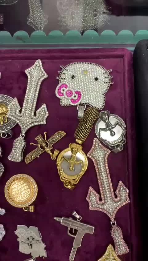 انواع گردنبند و دستبند فول نگین|بدلیجات|تهران, شیخ هادی|دیوار