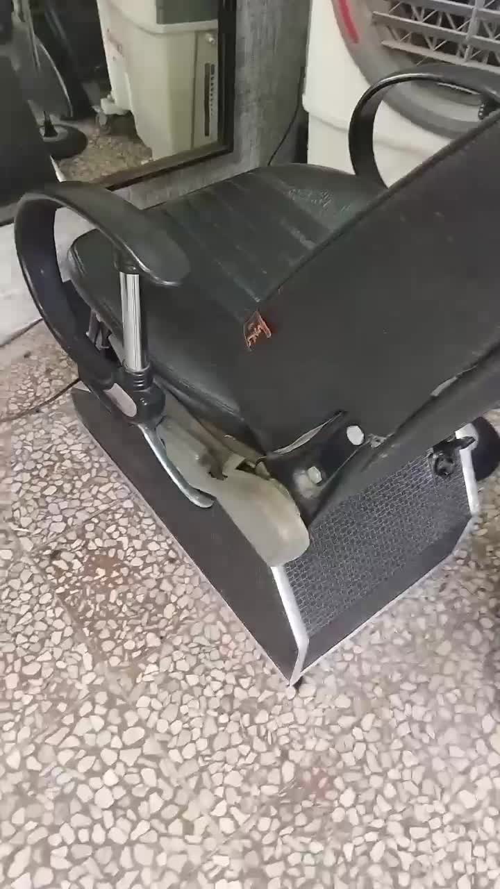 صندلی اصلاح طرح برقی پشت پریزدار|آرایشگاه و سالنهای زیبایی|کرمان, |دیوار