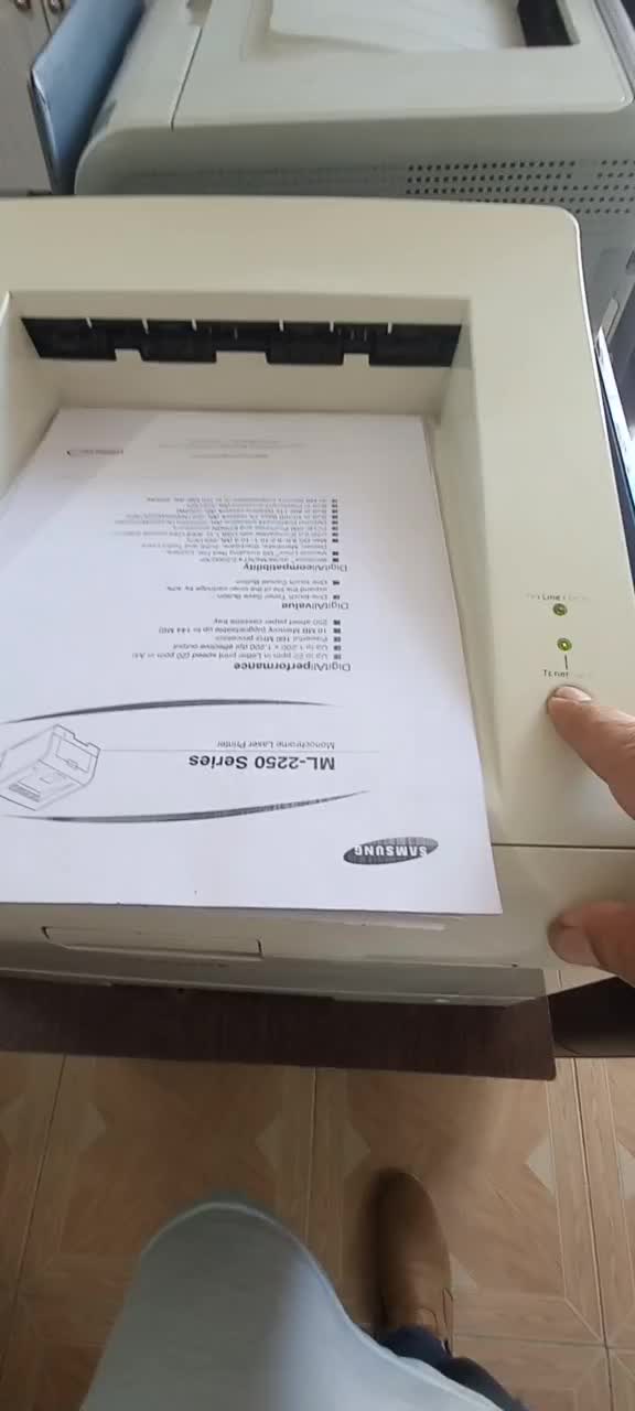 تعدادی پرینتر لیزری رنگی و سیاه و سفید|پرینتر، اسکنر، کپی، فکس|قم, مسکن مهر|دیوار