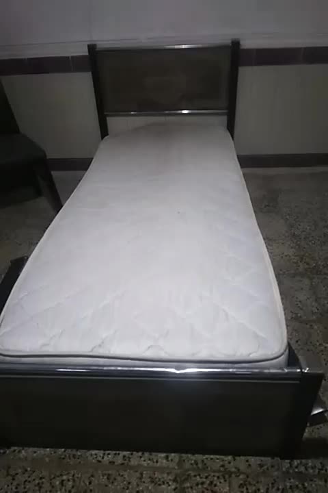 تخت خواب یک نفره با تشک رویال در حد نو قیمت توافقی|تخت و سرویس خواب|کوهدشت, |دیوار