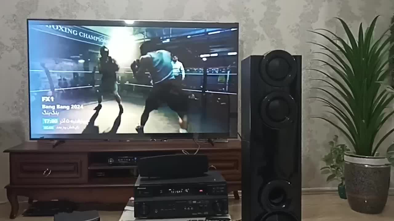 دو عدد اسپیکر استند ال جی|سیستم صوتی خانگی|مشکین‌دشت, |دیوار