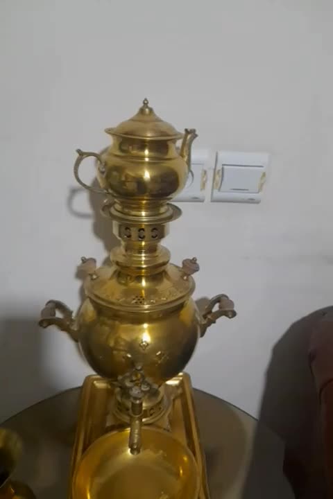 سماور برنجی|کلکسیون اشیاء عتیقه|چهارباغ, |دیوار