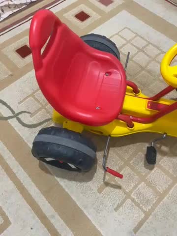 چهار چرخ  کودک|اسباب‌‌بازی|کنارک, |دیوار