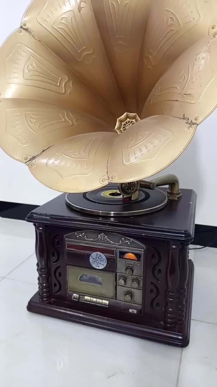 گرامافون|کلکسیون اشیاء عتیقه|سنندج, |دیوار