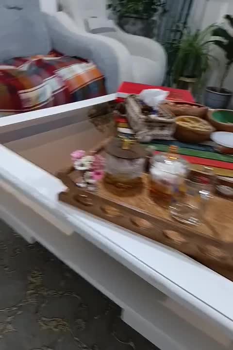 میز بزرگ جلو مبلی|مبلمان خانگی و میز عسلی|شیراز, غدیر جنوبی|دیوار