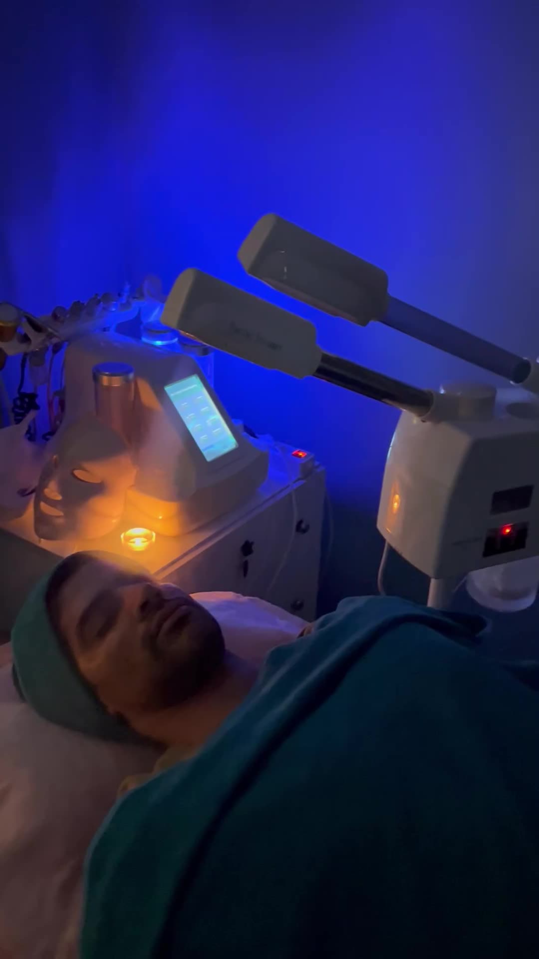 آموزش فیشیال تخصصی زیرنظرپزشک برای خانم‌ها واقایان|خدمات آموزشی|مشهد, صیاد شیرازی|دیوار