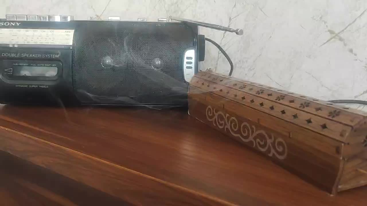 رادیو ضبط قدیمی سونی Sony اصل ژاپن|کلکسیون اشیاء عتیقه|قم, قلعه یزدیها|دیوار