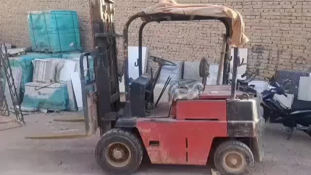 لیفتراک سه تن شرایطی|ماشین‌آلات صنعتی|یزد, |دیوار