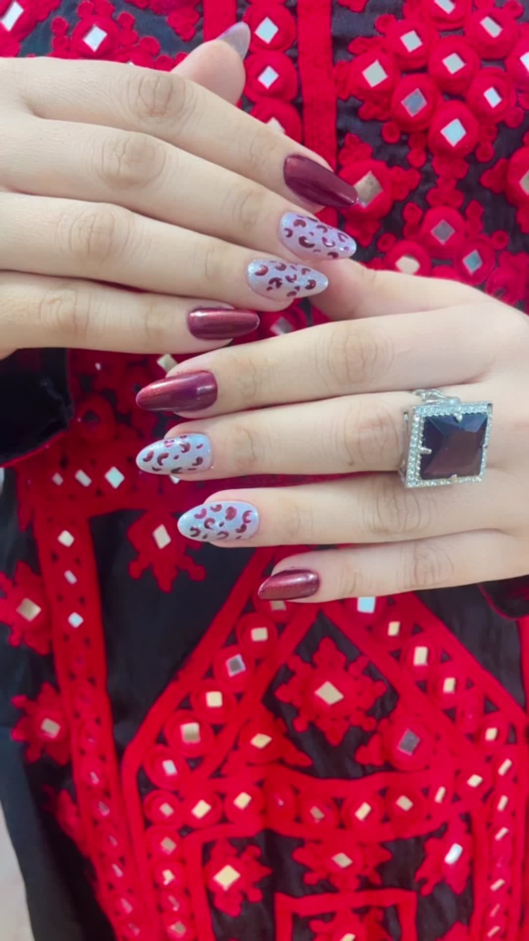 خدمات کاشت ناخن و لیفت ابرو|خدمات آرایشگری و زیبایی|کهنوج, |دیوار