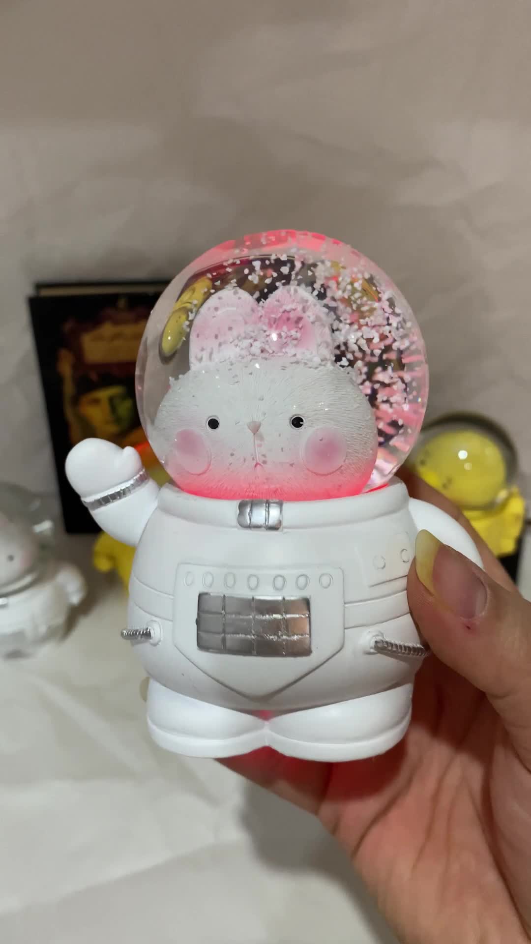 چراغ خواب برفی|اسباببازی|شیراز, آبیاری|دیوار