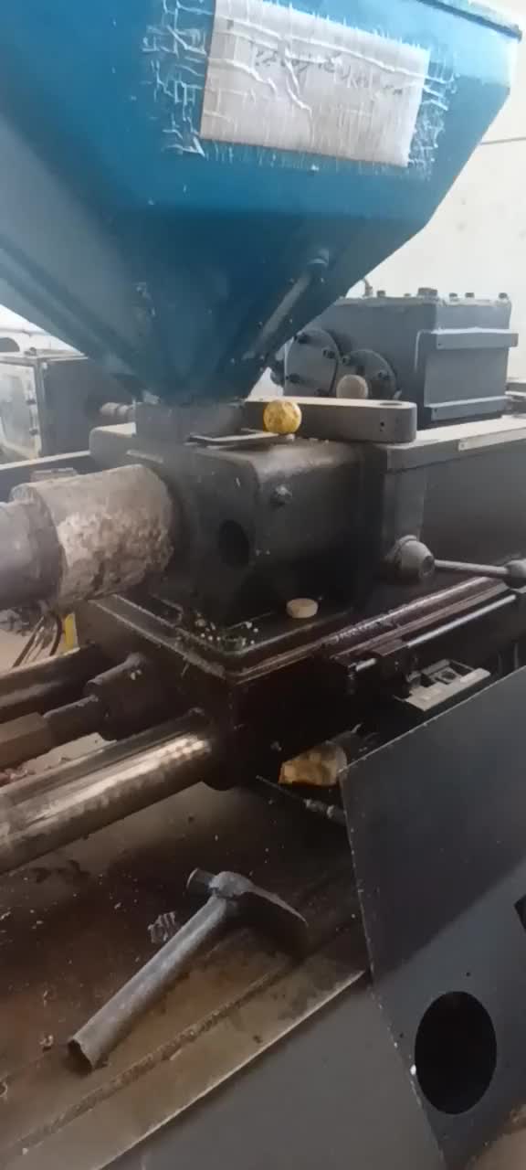 دستگاه تزریق پلاستیک ۱۸۰ تن اروپایی|ماشین‌آلات صنعتی|مشهد, جانباز|دیوار