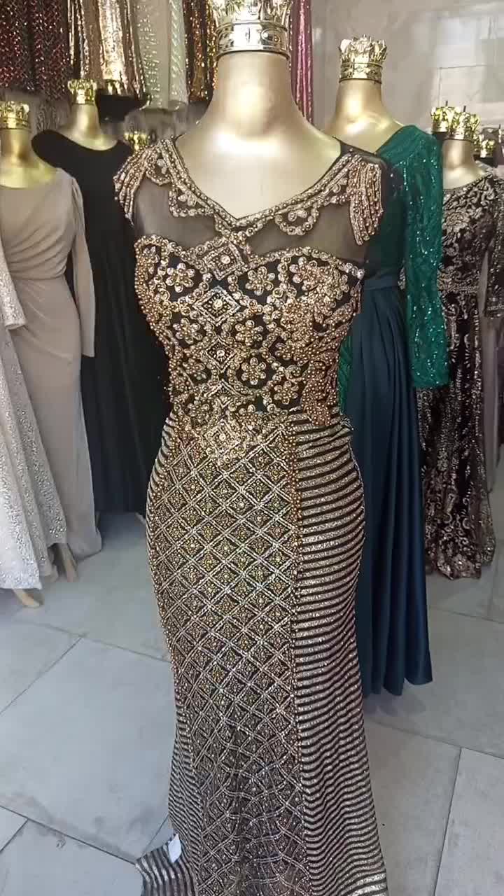 لباس کردی و مجلسی|لباس|صحنه, |دیوار