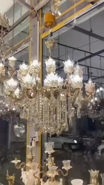 لوستر فوق العاده  سنگین  در نمایشگاه کارمندان|لوستر و چراغ آویز|کرمانشاه, |دیوار