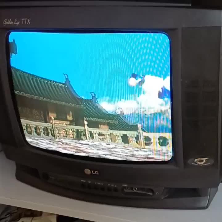 تلوزیون|تلویزیون و پروژکتور|قم, دروازه چوبی|دیوار