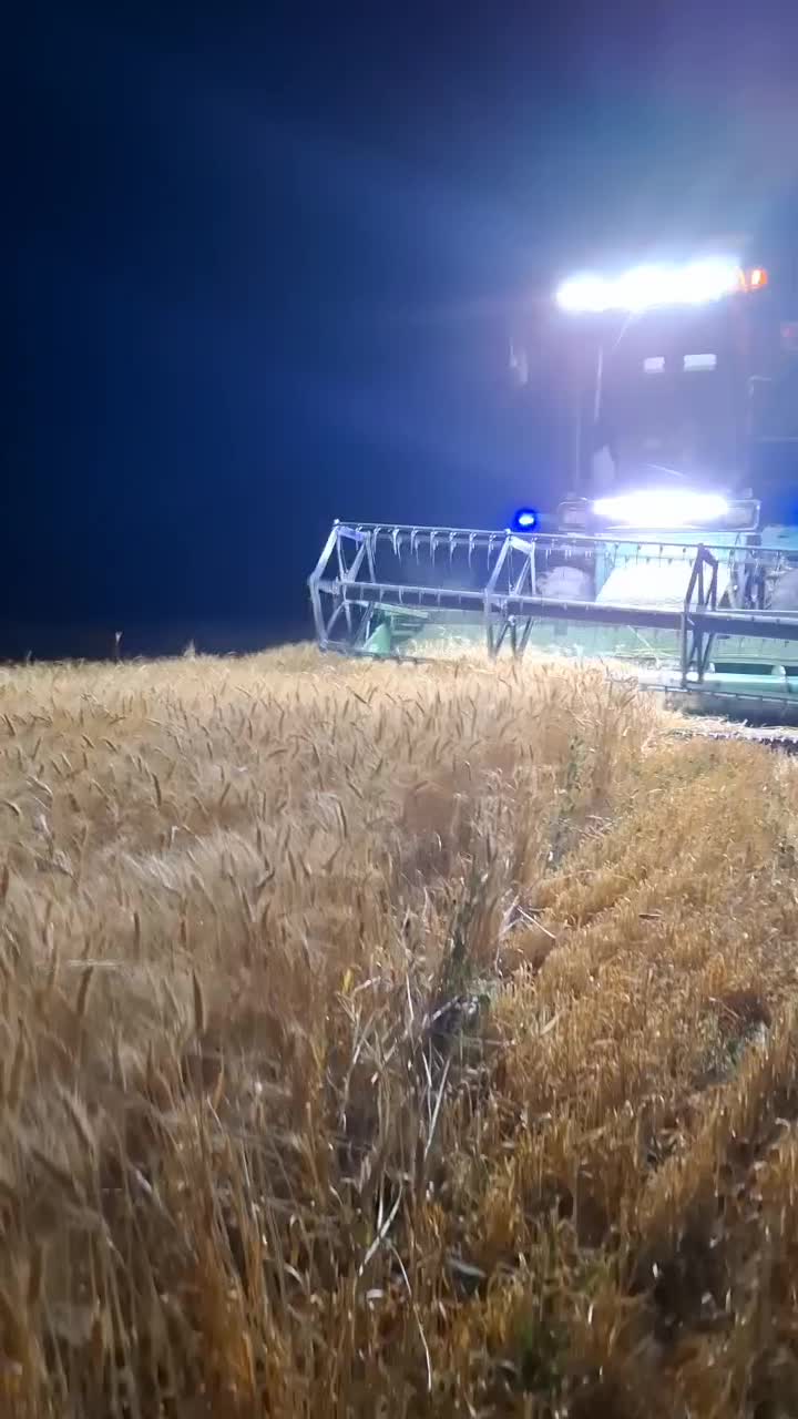 کمباین مدل۱۴۰۰موتور لوو|خودرو سنگین|سنندج, |دیوار