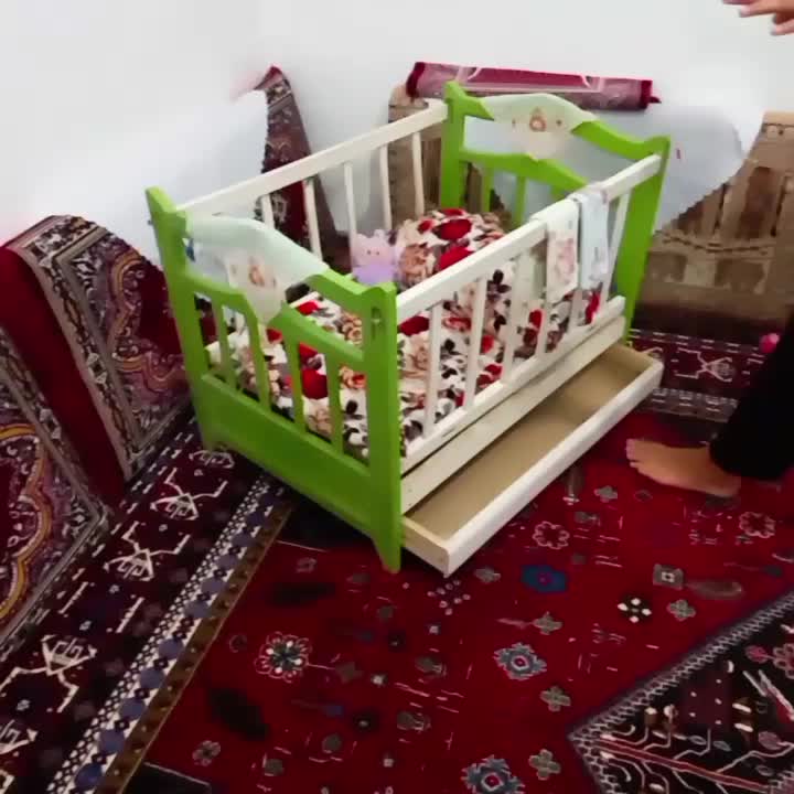 گهواره چوبی|تخت و صندلی بچه|سلماس, |دیوار