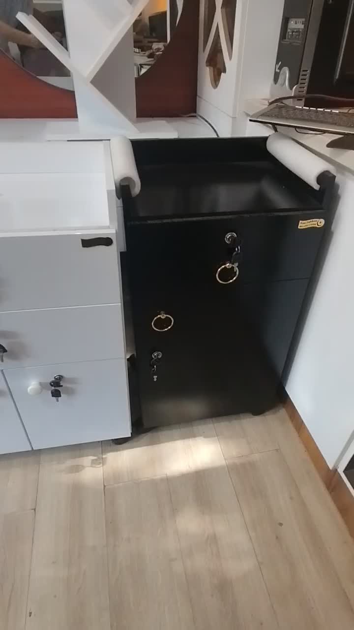 انواع ترولی|آرایشگاه و سالن‌های زیبایی|ارومیه, |دیوار