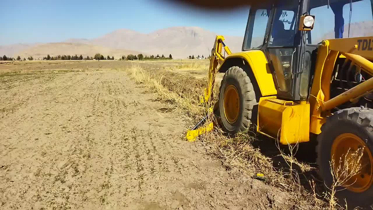 بیل بکهو تی دی ال 130 شش سیلندر|خودرو سنگین|کرمانشاه, |دیوار