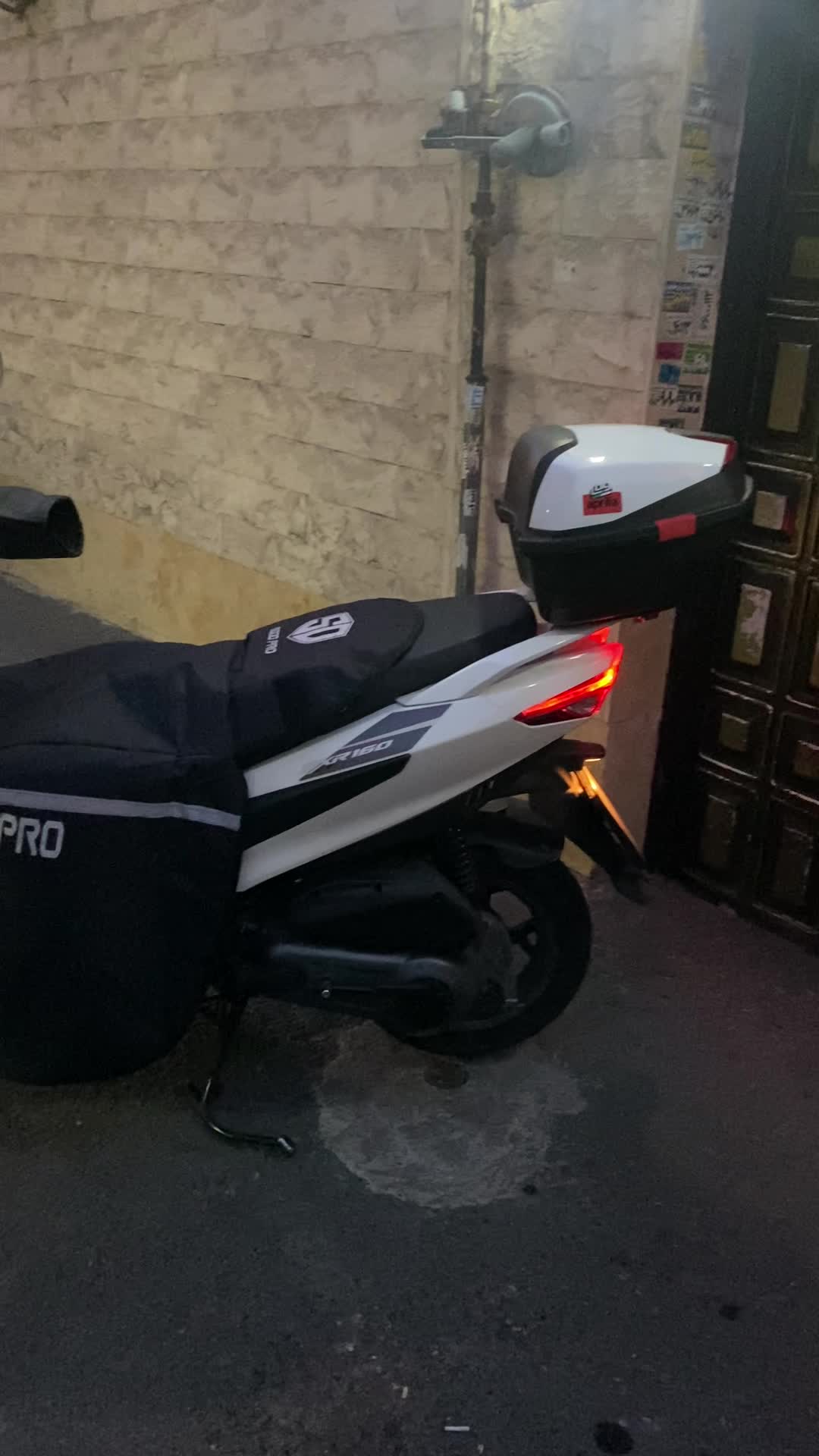 آپریلیا sxr 160 پیاجیو|موتورسیکلت|تهران, منیریه|دیوار