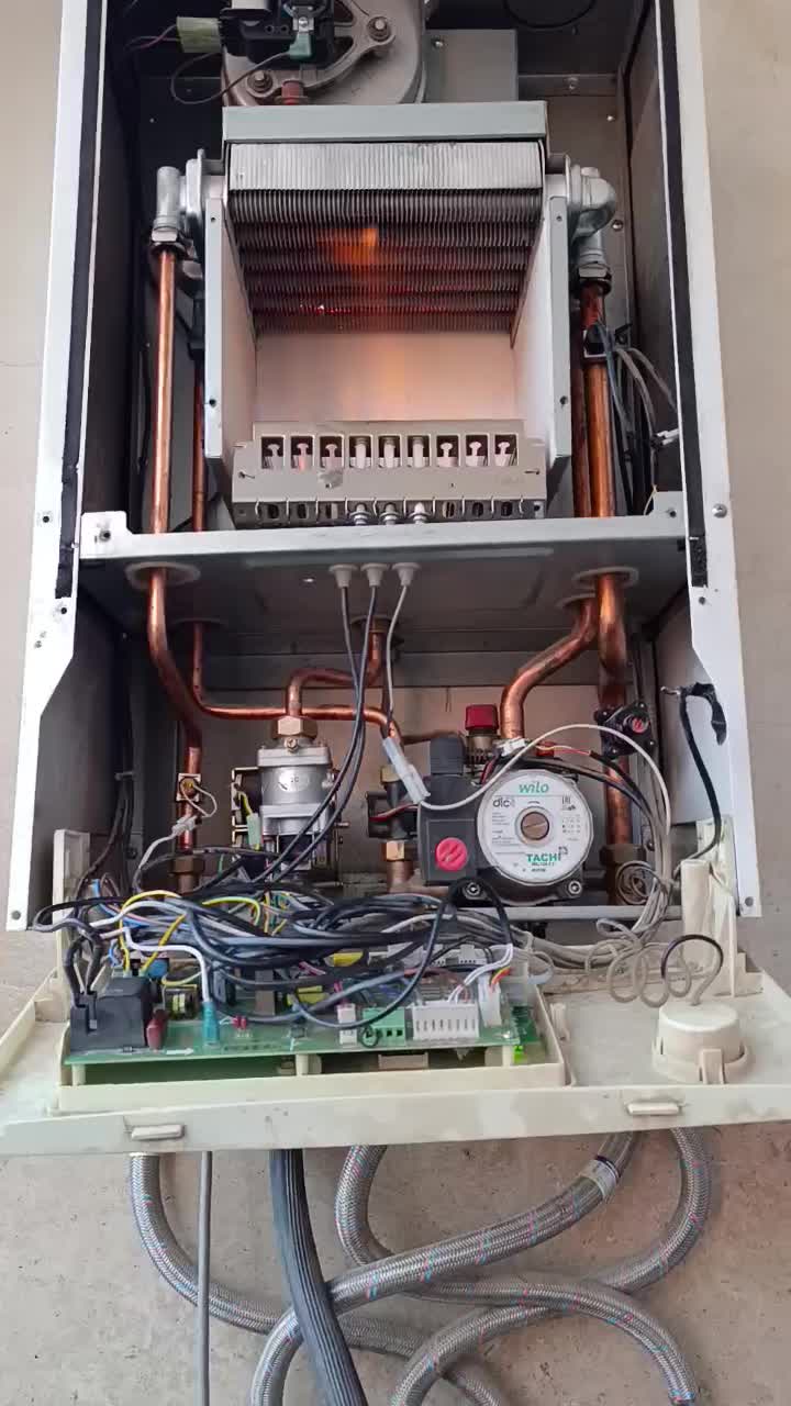 تعمیر و سرویس پکیج و آبگرمکن تضمینی|خدمات پیشه و مهارت|چهارباغ, |دیوار