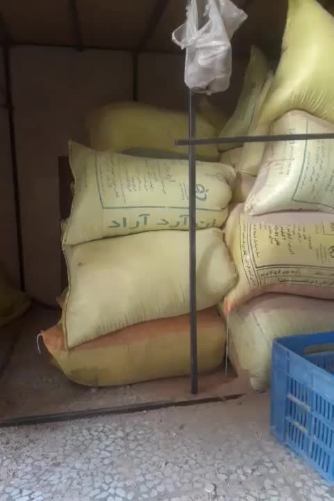 خاک اره خشک خشک و خورده چوپ چنار زغالی|عمده‌فروشی|آفتاب, |دیوار