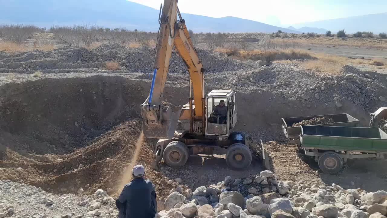 بیل کوماتسو لاستیکی۱۷۰ استثنایی خط۵|خودرو سنگین|میمند, |دیوار