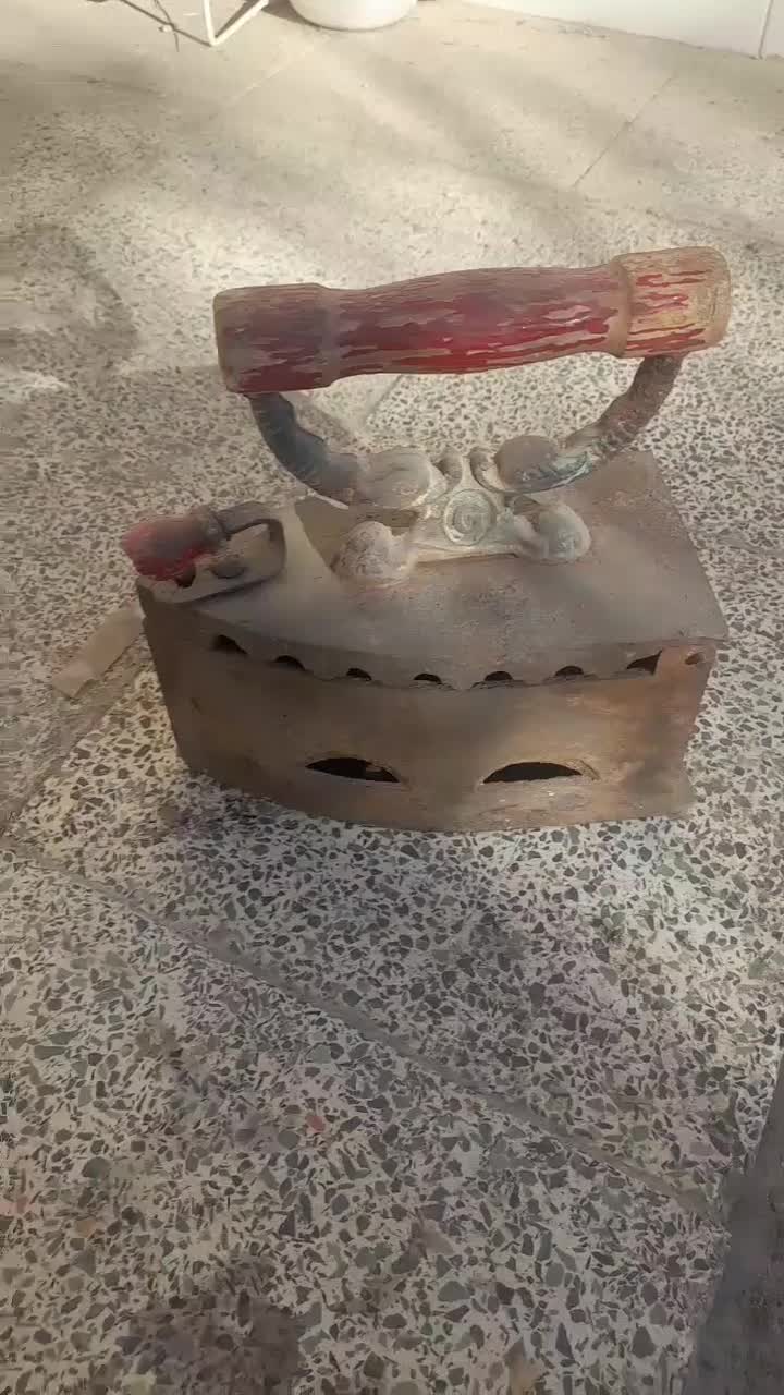 اتو زغالی غدیمی|کلکسیون اشیاء عتیقه|مبارکه, |دیوار