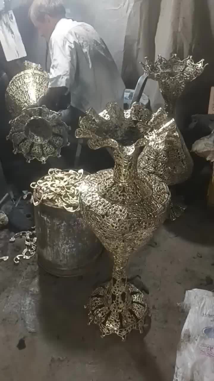گلدان برنجی|صنایع دستی و سایر لوازم تزئینی|پاکدشت, خاتون آباد|دیوار