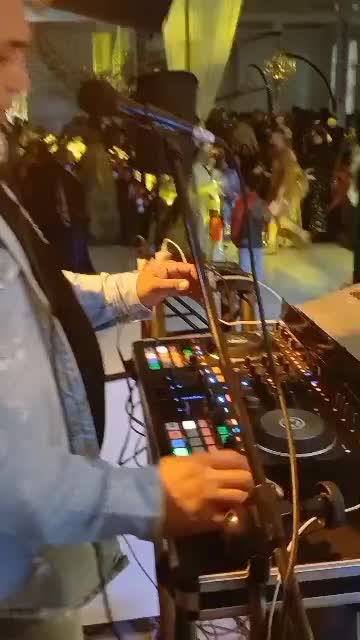 dj د ی ج ی|خدمات پذیرایی، مراسم|کازرون, |دیوار