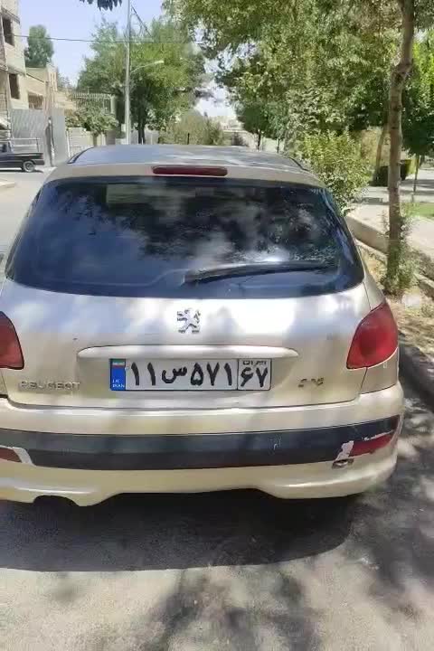 پژو ۲۰۶ مدل ۸۳ تیپ ۲|خودرو سواری و وانت|اصفهان, لاله|دیوار