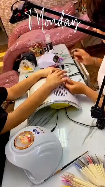 اجاره میز ناخن تخت و صندلی برای رنگ و کراتین ومژه|خدمات زیبایی و سلامت|تهران, شهرک شریعتی|دیوار