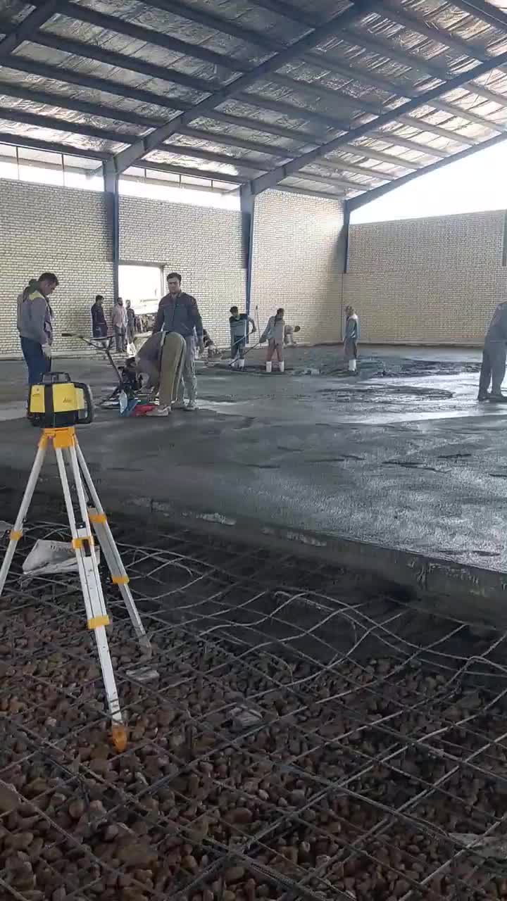 اجرای انواع کفسازی وبتن ریزی باماله پروانه ای|خدمات پیشه و مهارت|کرمانشاه, |دیوار