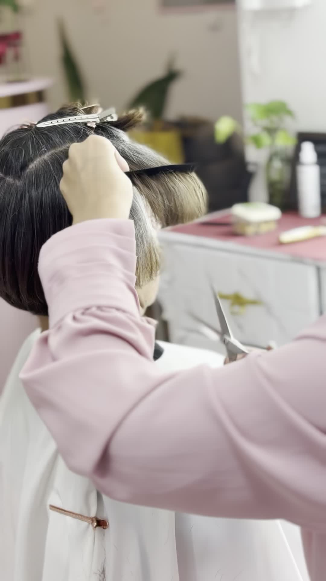 کوتاهی حرفه ای بانوان|خدمات آرایشگری و زیبایی|صدرا-فارس, فاز ۱|دیوار