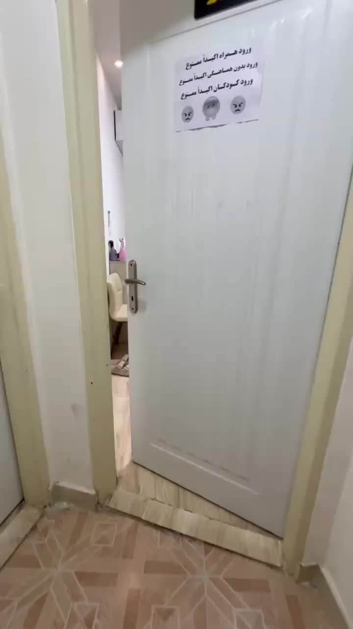 رهن واجاره فوری اطاق درکلینیک زیبایی|اجارهٔ دفتر کار، اتاق اداری، مطب|رشت, کاکتوس|دیوار