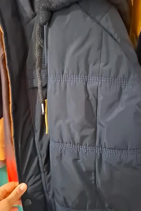 کاپشن|لباس|رشت, پیرکلاچای|دیوار